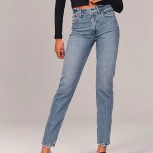 EUC Abercrombie & Fitch Women's High Rise Mom Jean Size 24R 00R Light Wash